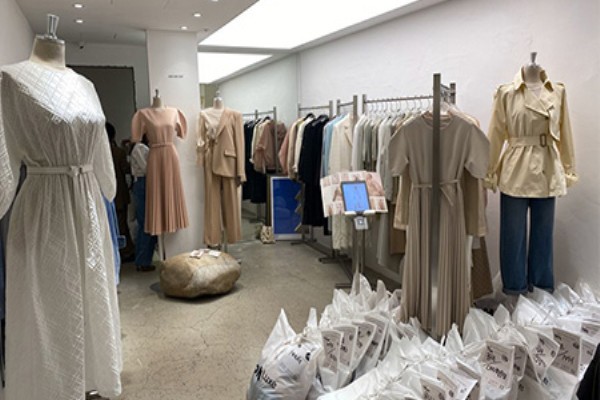 apMStyle女装店铺展示