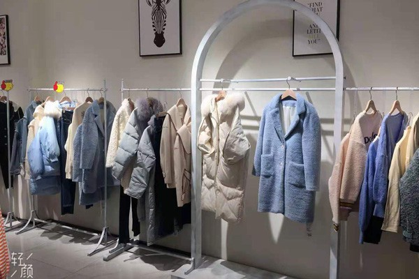 觅瑞女装店铺展示