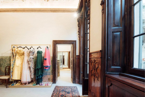 CURIEL女装店铺形象