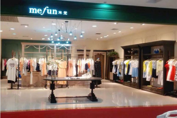 米梵女装店铺形象