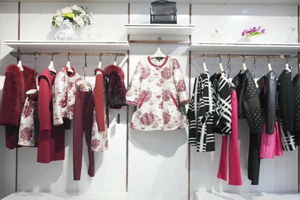 林枝梅女装店铺展示