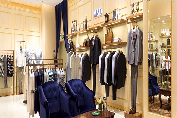 名盾男装店铺展示