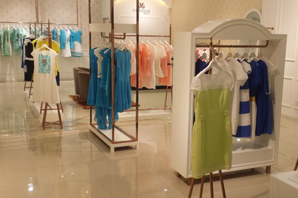 蒂米丝儿女装店铺展示