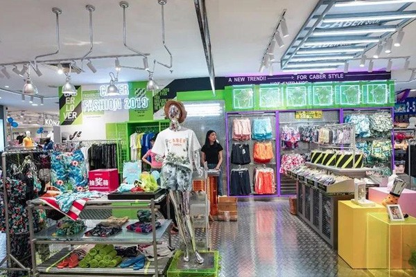 卡百利内衣店铺展示