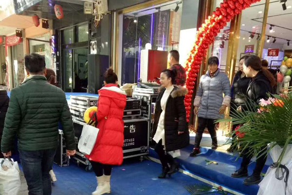 恩咖男装店铺形象