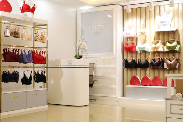 幂姿内衣店铺展示