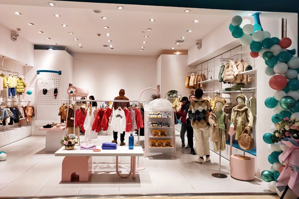 布兰卡童装店铺形象