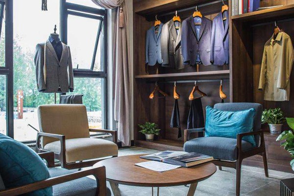 宛溢YIGAO男装店铺展示