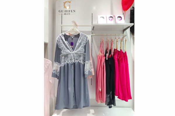 歌诗芬内衣店铺形象