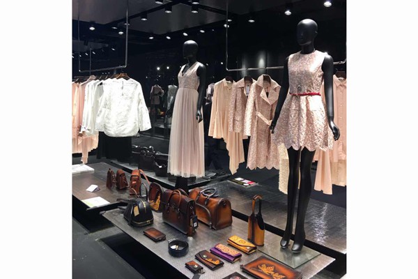 WEN&VI女装店铺展示