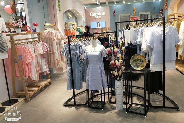 古米娜女装店铺形象
