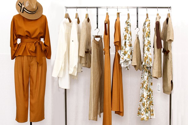 安所女装店铺展示