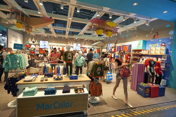 马卡乐童装店铺形象