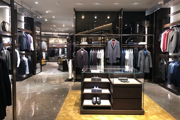 康纳利男装店铺展示