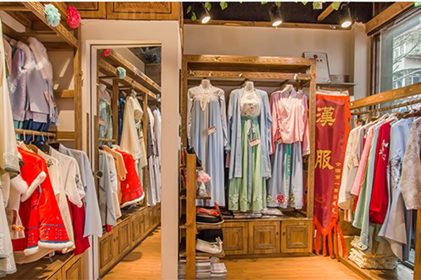 重回汉唐女装店铺展示