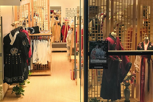 重回汉唐女装店铺展示