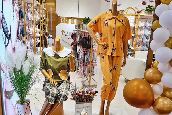 歌诗芬内衣店铺展示