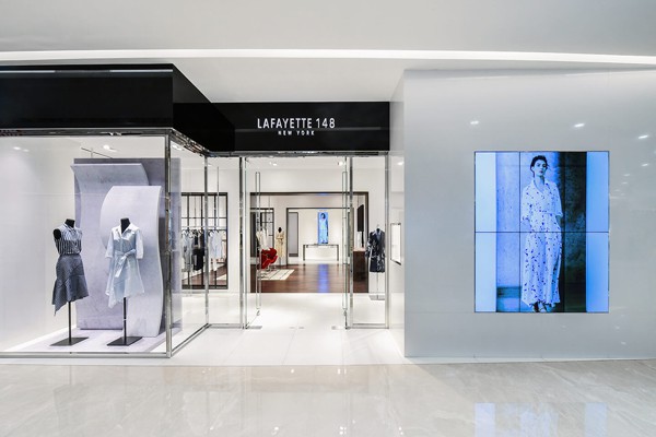 拉飞逸女装店铺展示