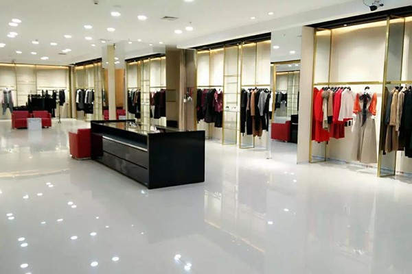 领姿女装店铺展示