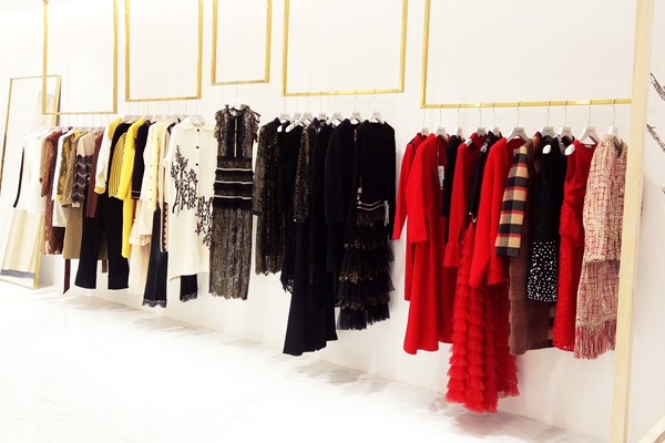 邦唯女装店铺形象