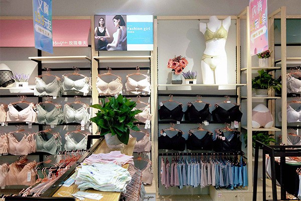 玫瑰春天内衣店铺形象