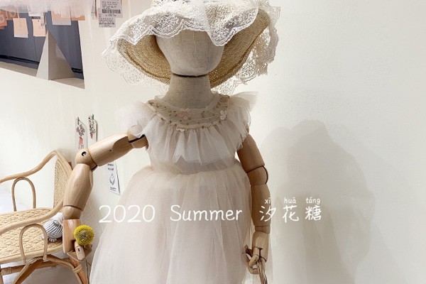 汐花糖童装店铺展示