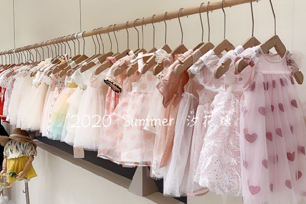 汐花糖童装店铺展示