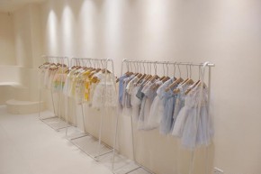 汐花糖童装店铺展示