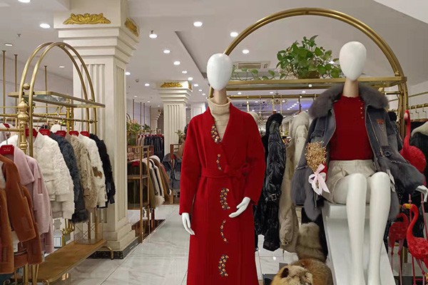 懂衣库女装店铺展示