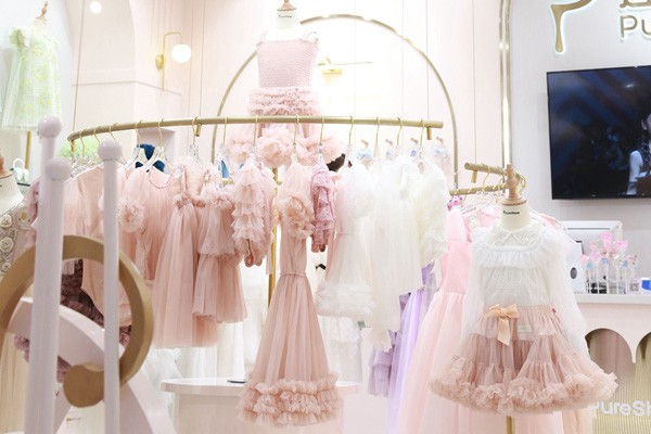 蓬纱馆童装店铺形象