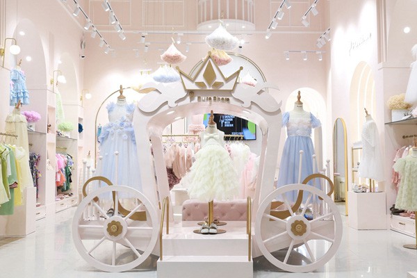 蓬纱馆童装店铺形象