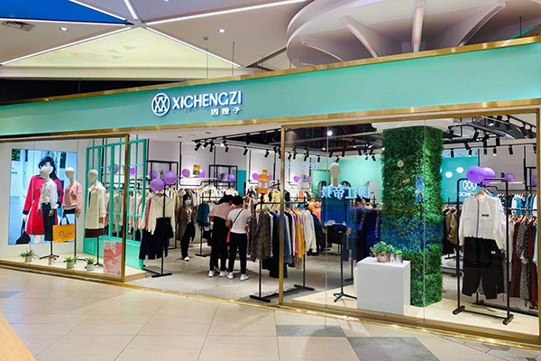 西橙子女装店铺展示