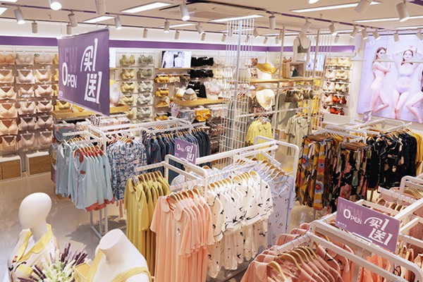 都市恋人坊内衣店铺展示