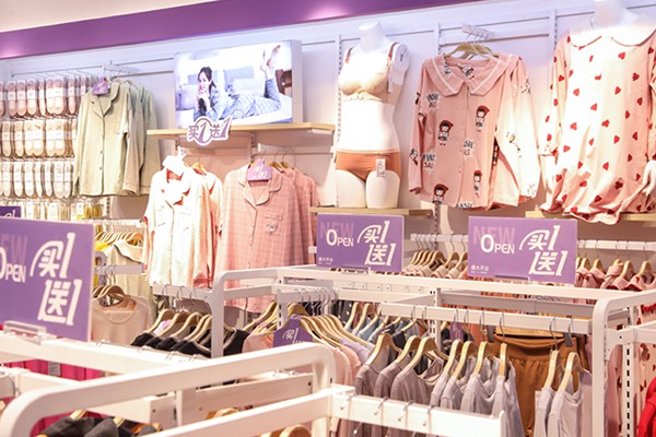 都市恋人坊内衣店铺展示