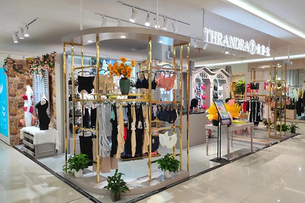 仙都拉内衣店铺展示