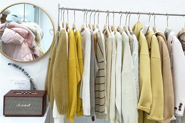 M+IGUJO女装店铺展示