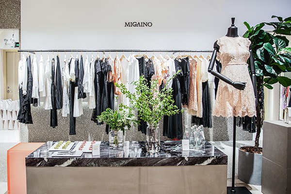 曼娅奴女装店铺形象