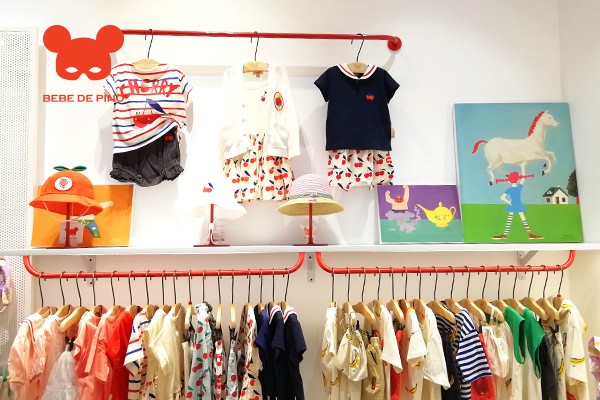贝贝品诺童装店铺展示