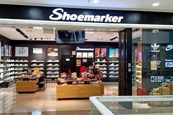 鞋万库鞋帽店铺展示