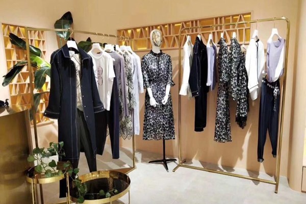 碧淑黛芙女装店铺形象