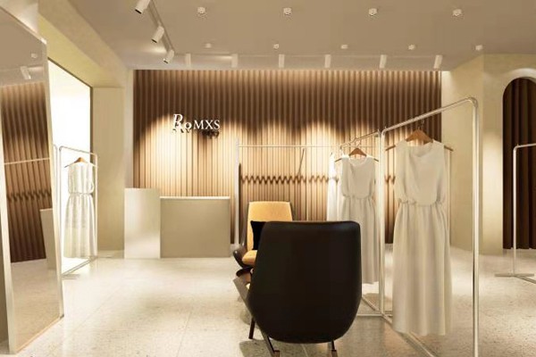 浪漫茜诗女装店铺展示