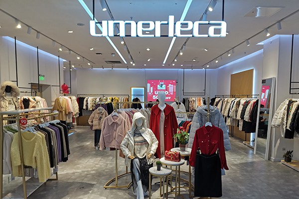 优慕莱咔女装店铺展示