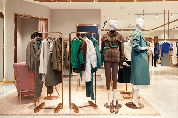 靖选女装店铺展示