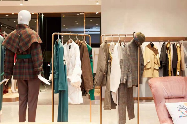 靖选女装店铺展示