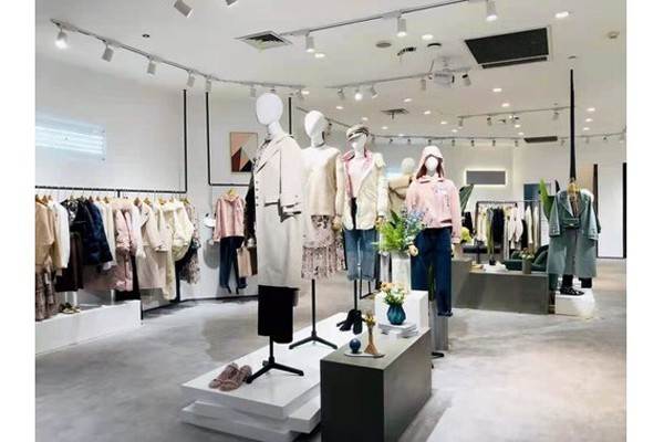 VOGUECREATECH女装店铺展示