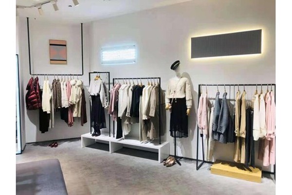 VOGUECREATECH女装店铺展示