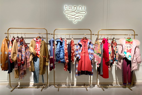 TANNI女装店铺展示