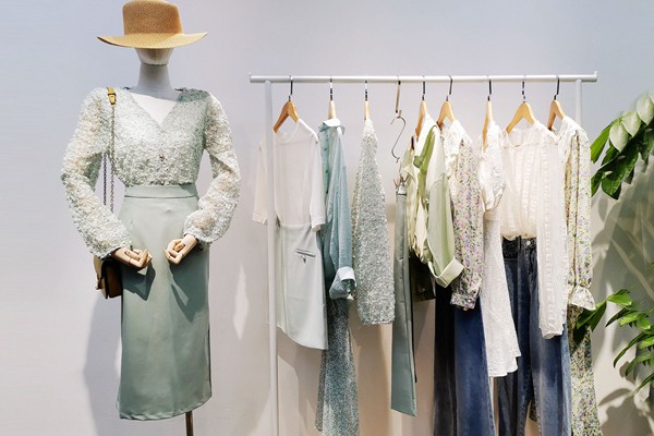 ​EVERPRO女装店铺形象