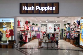 暇步士童装店铺