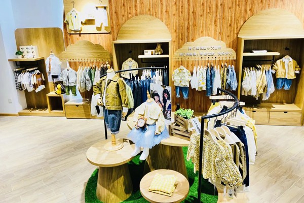 DC童装店铺展示